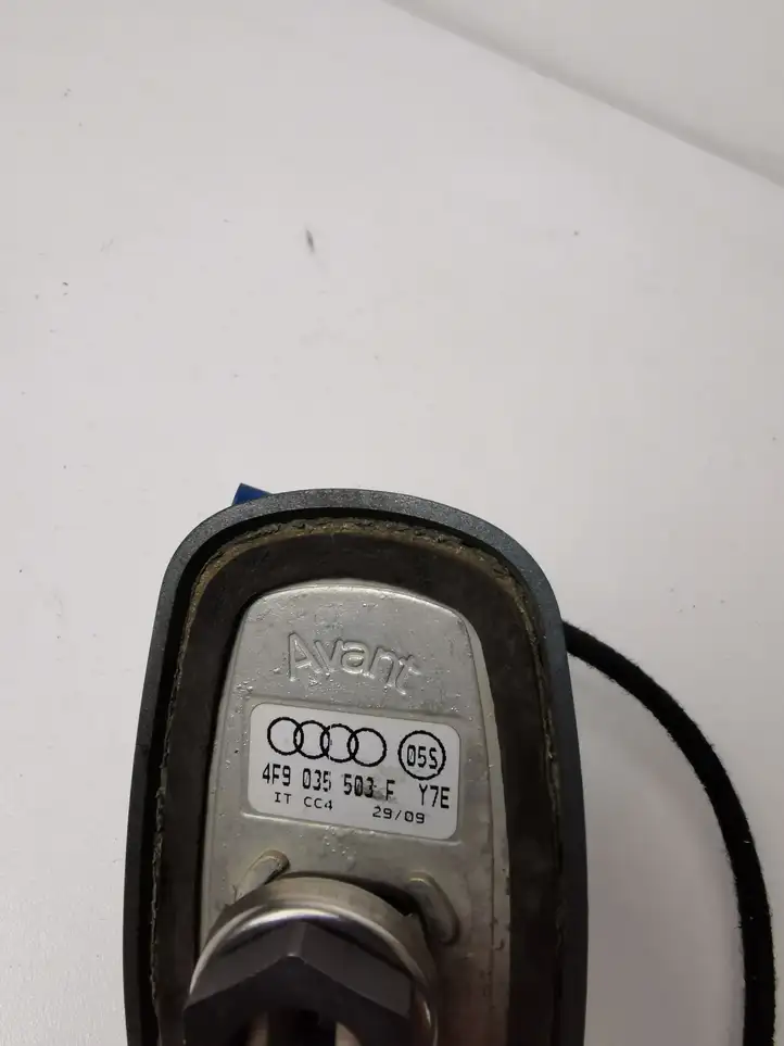 Audi A6 S6 C6 4F (2008 - 2011) 4F9035503F GPS антенна — фото 5