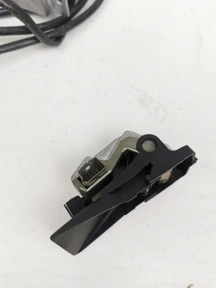 BMW 7 F01 (2008 - 2016) 66519222803 Камера в лобовом стекле — фото 3