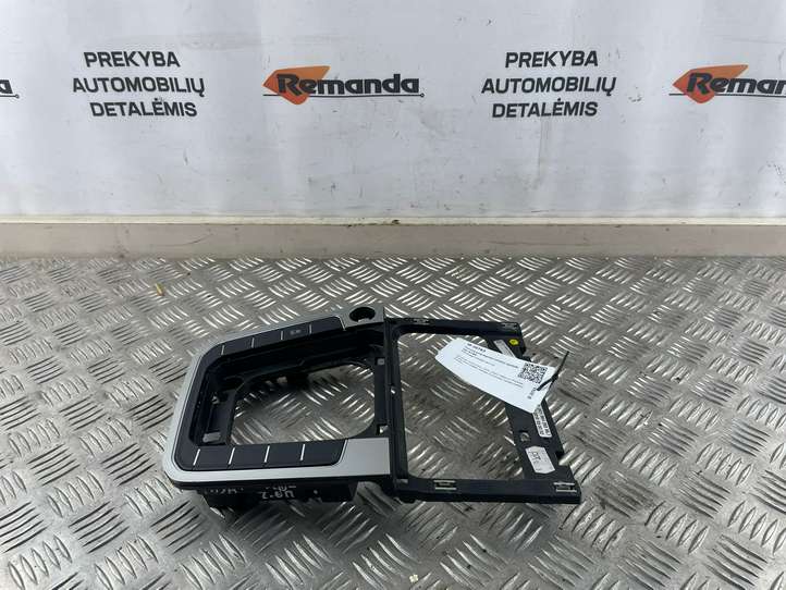 Volkswagen PASSAT B8 (2015 - )  3G1864263 Рамка рычага переключения передач