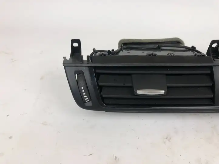 BMW X5 F15 (2013 - 2017) 9252648 Центральный воздушный дефлектор — фото 9