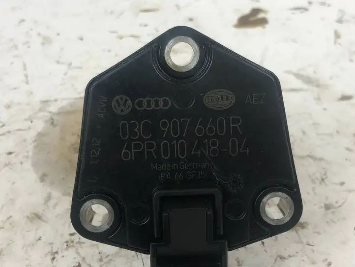 Audi A6 C7 (2011 - 2014) 03C907660R Датчик уровня масла двигателя — фото 2