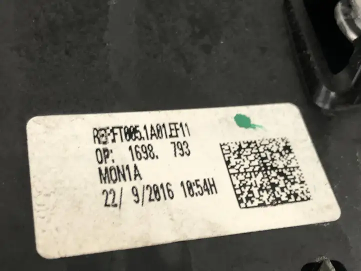Maserati Levante (2017 - ) 670042733 Обшивка багажника — фото 9