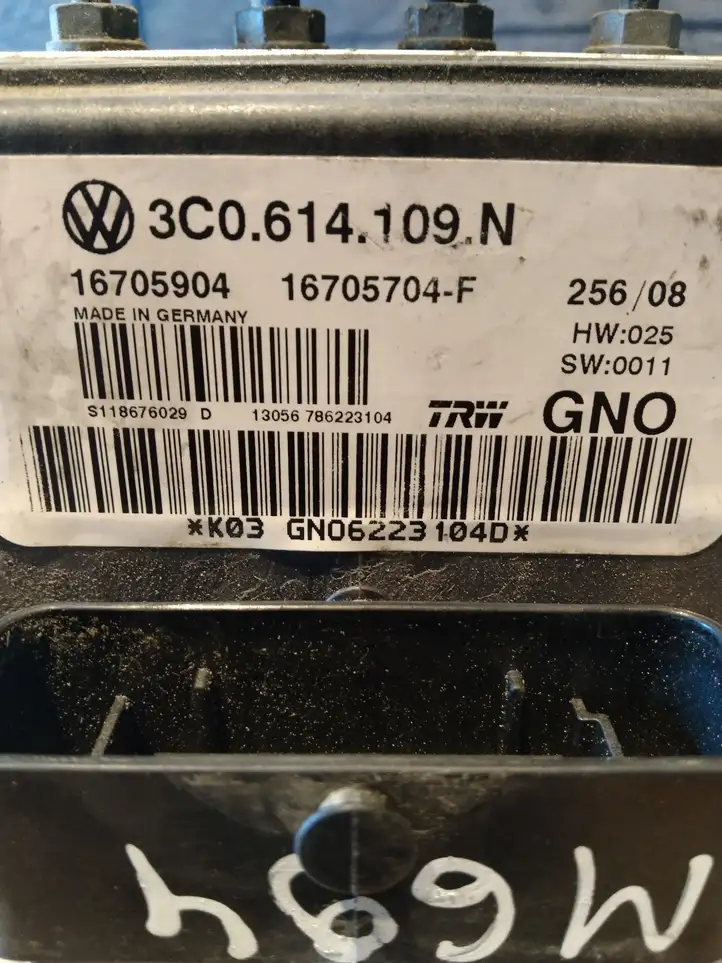 Volkswagen PASSAT B6 (2005 - 2010) ABS блок — фото 3