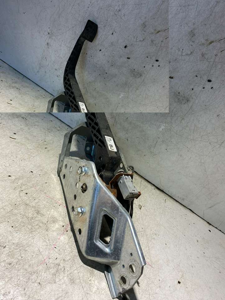 Opel Zafira (2003 - 2006)  13192503 Педаль сцепления