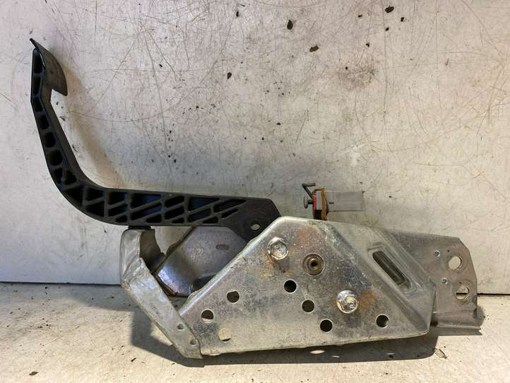 Opel Zafira (2003 - 2006)  13192503 Педаль сцепления