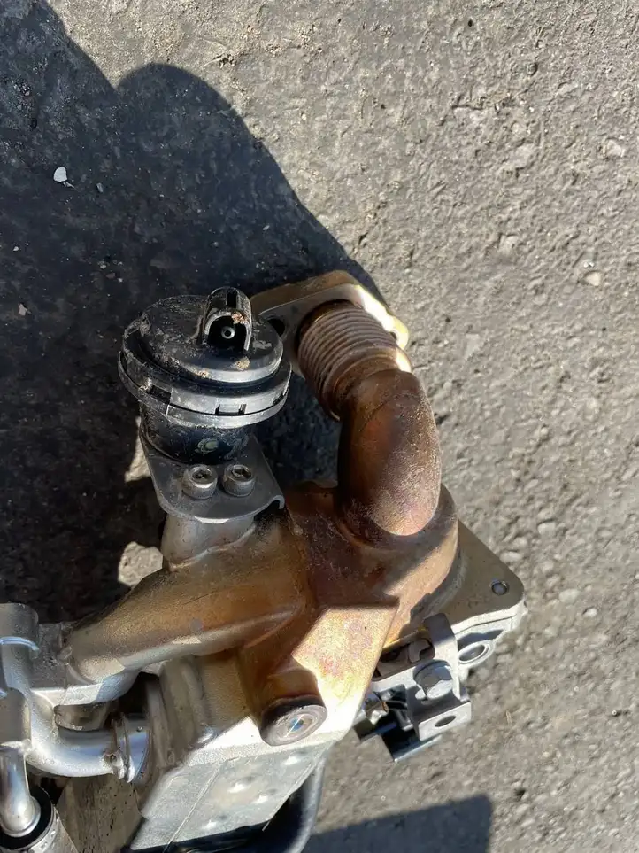 BMW 3 F30 F35 F31 (2012 - 2018) 8513691 Охладитель клапана EGR — фото 4