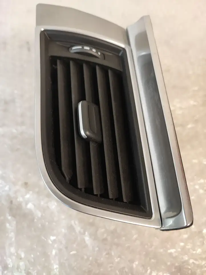 Porsche Macan (95B) (2014 - 2018) 95B819702E Боковой воздушный дефлектор — фото 3