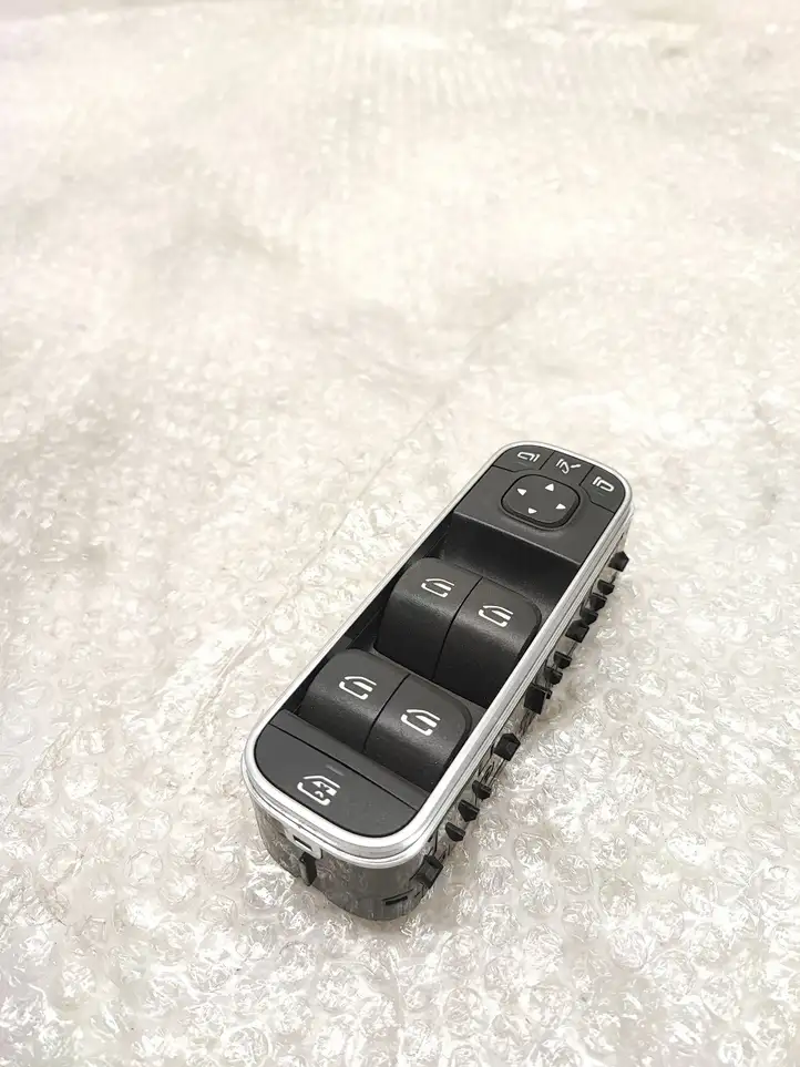 Mercedes-Benz G W463 (2018 - ) A1679050101 Блок кнопок стеклоподъемников — фото 1