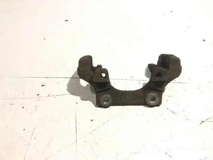 BMW 3 E90 E91 (2005 - 2012) Скоба заднего тормозного суппорта — фото 1