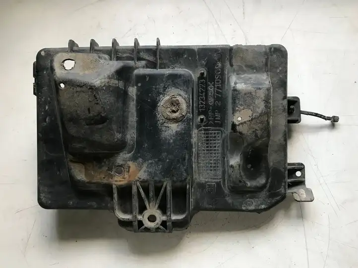 Opel Astra H (2004 - 2009) 13234223 Крышка ящика аккумулятора — фото 1