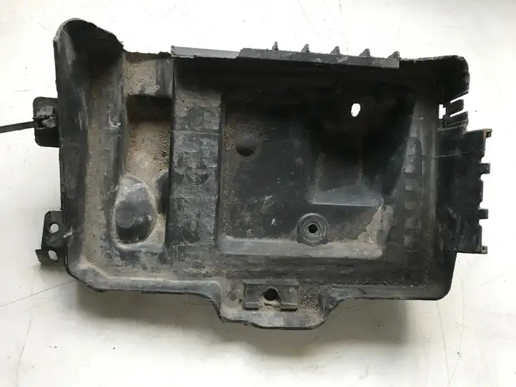 Opel Astra H (2004 - 2009) 13234223 Крышка ящика аккумулятора — фото 3