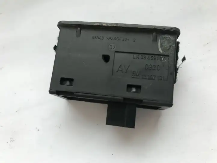 Opel Astra H (2004 - 2009) 13197131 Кнопка стеклоподъемников — фото 2