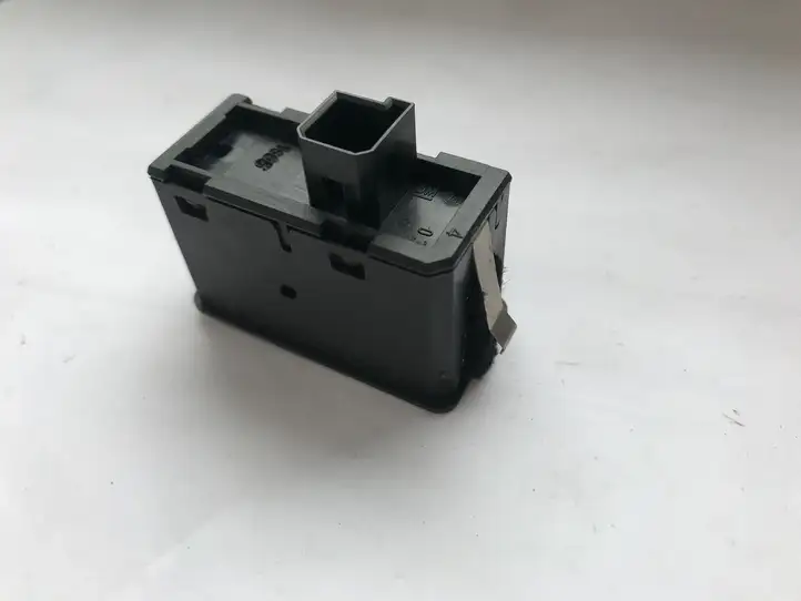Opel Astra H (2004 - 2009) 13197131 Кнопка стеклоподъемников — фото 4