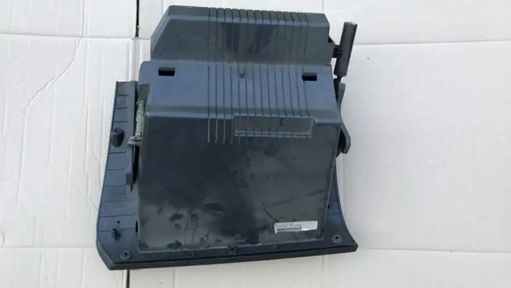 Opel Astra H (2004 - 2009) 13191459 Вещевой ящик — фото 2