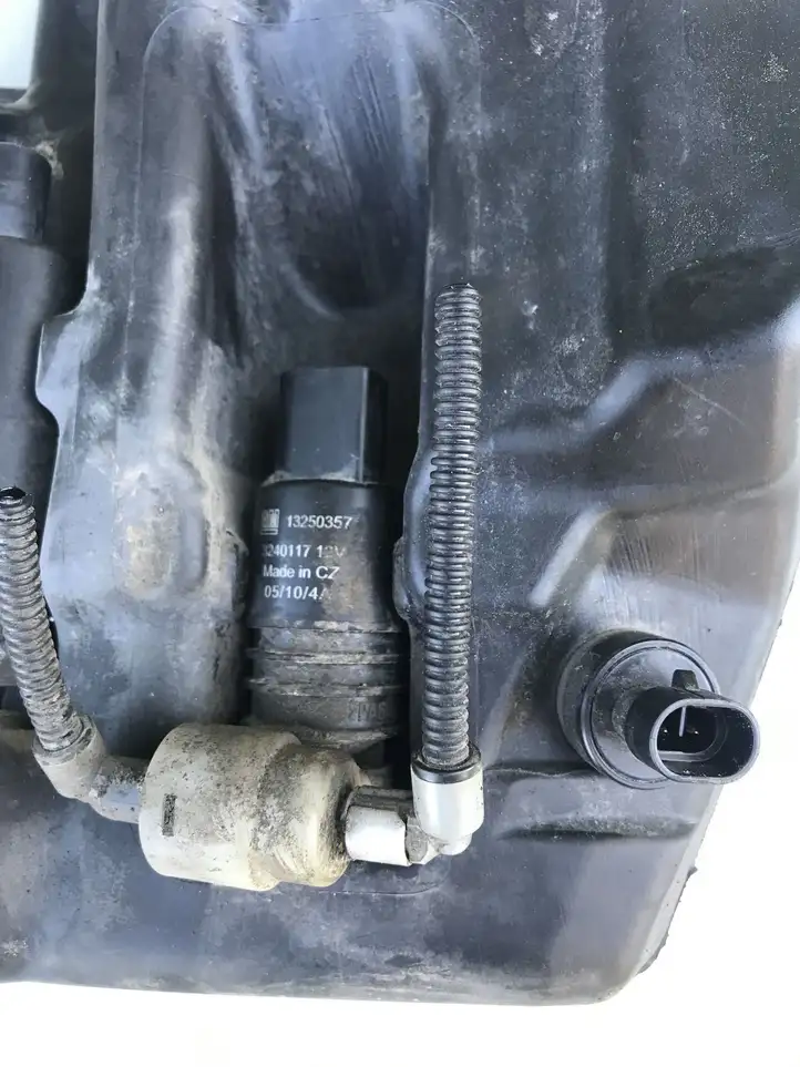 Opel Astra J (2009 - 2012) 13260590 Бачок омывателя стекла — фото 3