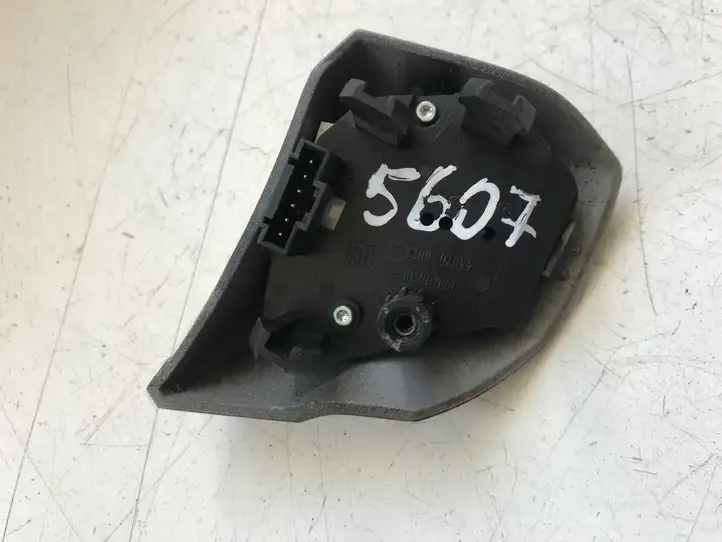 Opel Astra H (2004 - 2009) 13234174 Кнопки на рулевом колесе — фото 3