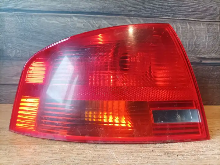 Audi A4 S4 B7 8E 8H (2004 - 2009) 8E5945095 Задний фонарь в кузове — фото 1