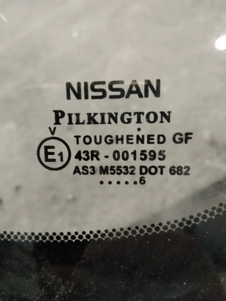 Nissan Note (E11) (2006 - 2014) Заднее боковое стекло — фото 3