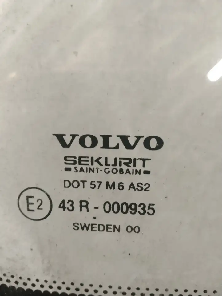 Volvo V70 (2000 - 2004) Заднее боковое стекло — фото 3