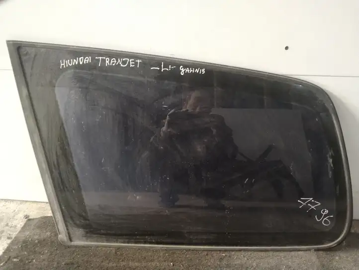 Hyundai Trajet (2004 - 2007) Заднее боковое стекло — фото 1