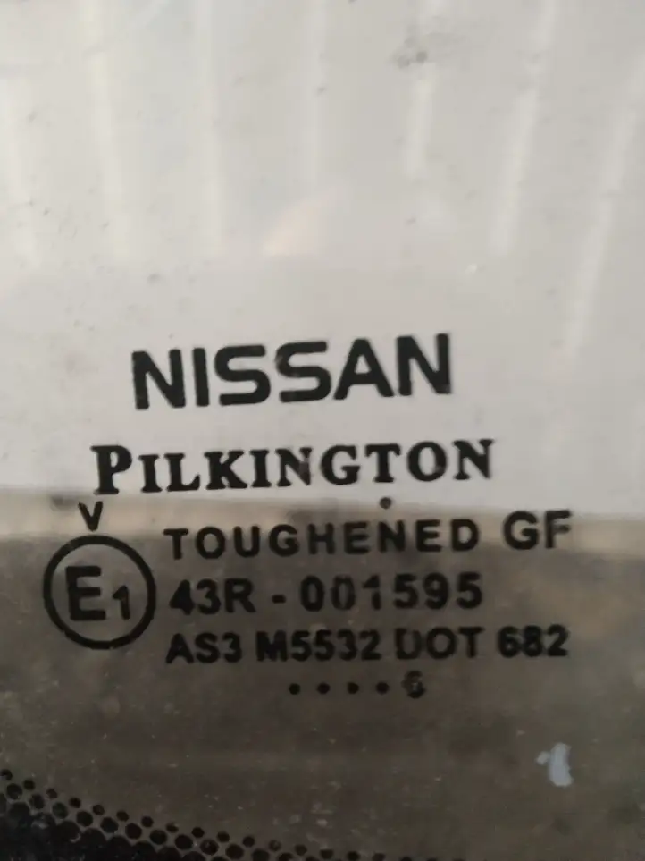 Nissan Note (E11) (2006 - 2014) Заднее боковое стекло — фото 2