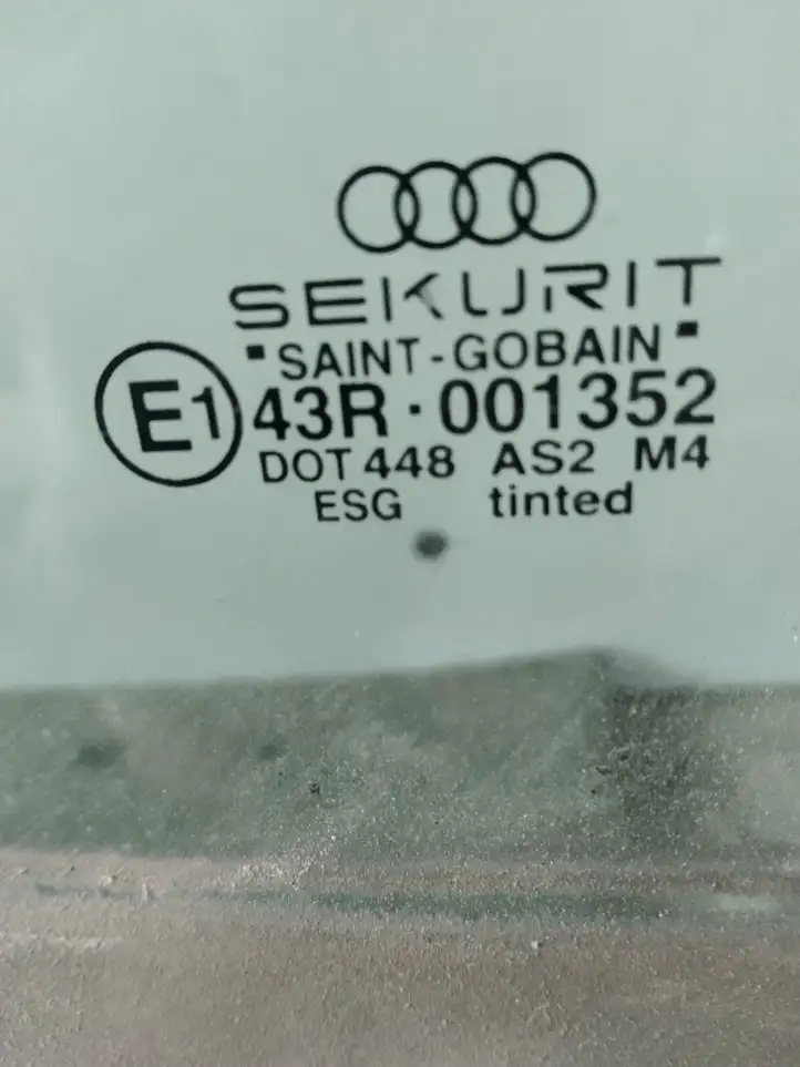 Audi A4 S4 B6 8E 8H (2000 - 2006) Стекло передней двери — фото 3