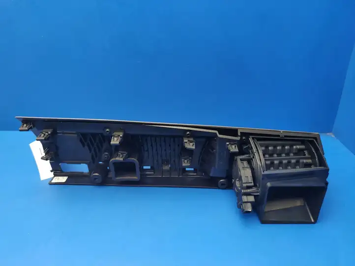 Jaguar XF (2007 - 2015) 8X23043C26EB Боковой воздушный дефлектор — фото 9