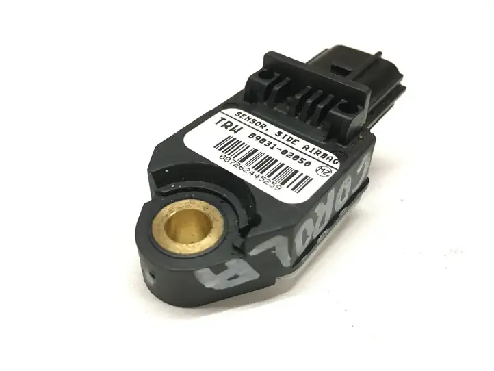 Toyota Corolla E120 E130 (2000 - 2004) 8983102050 Датчик удара SRS — фото 1