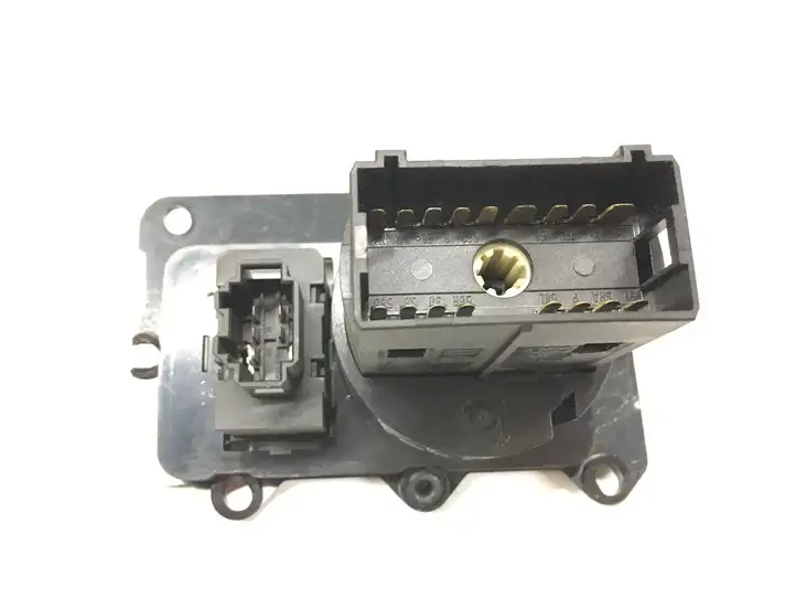 Skoda Fabia Mk1 (6Y) (1999 - 2007) TC4242638002 Включатель фонарей — фото 2