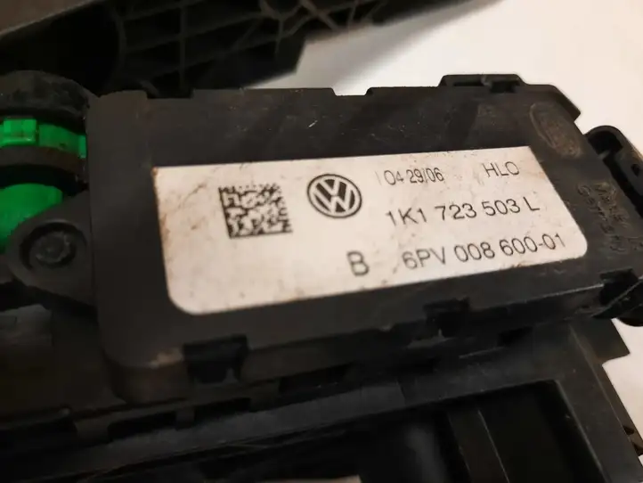 Volkswagen PASSAT B6 (2005 - 2010) 1K1723503L Педаль акселератора — фото 4