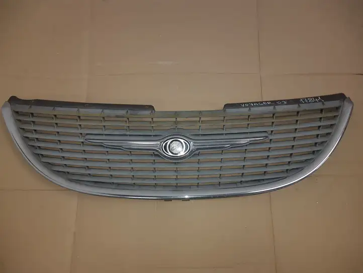 Chrysler Voyager (2001 - 2004) 4857522AA Верхняя решетка радиатора — фото 1