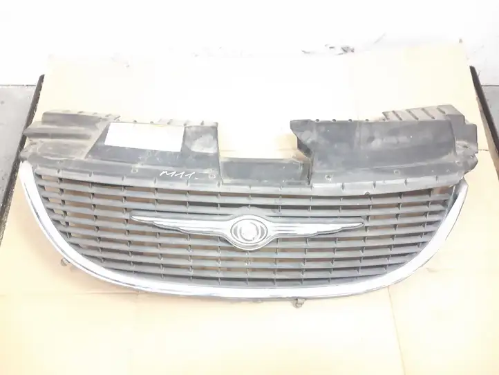 Chrysler Voyager (2001 - 2004) 4857522AA Верхняя решетка радиатора — фото 1