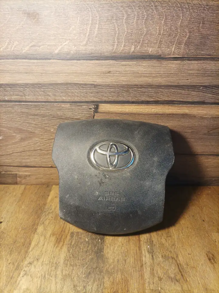 Toyota Prius (NHW20) (2003 - 2009) Подушка безопасности руля — фото 1