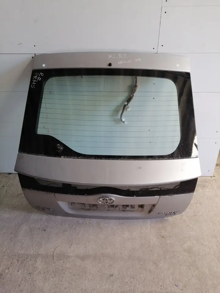 Toyota Prius (NHW20) (2003 - 2009) Крышка багажника — фото 1