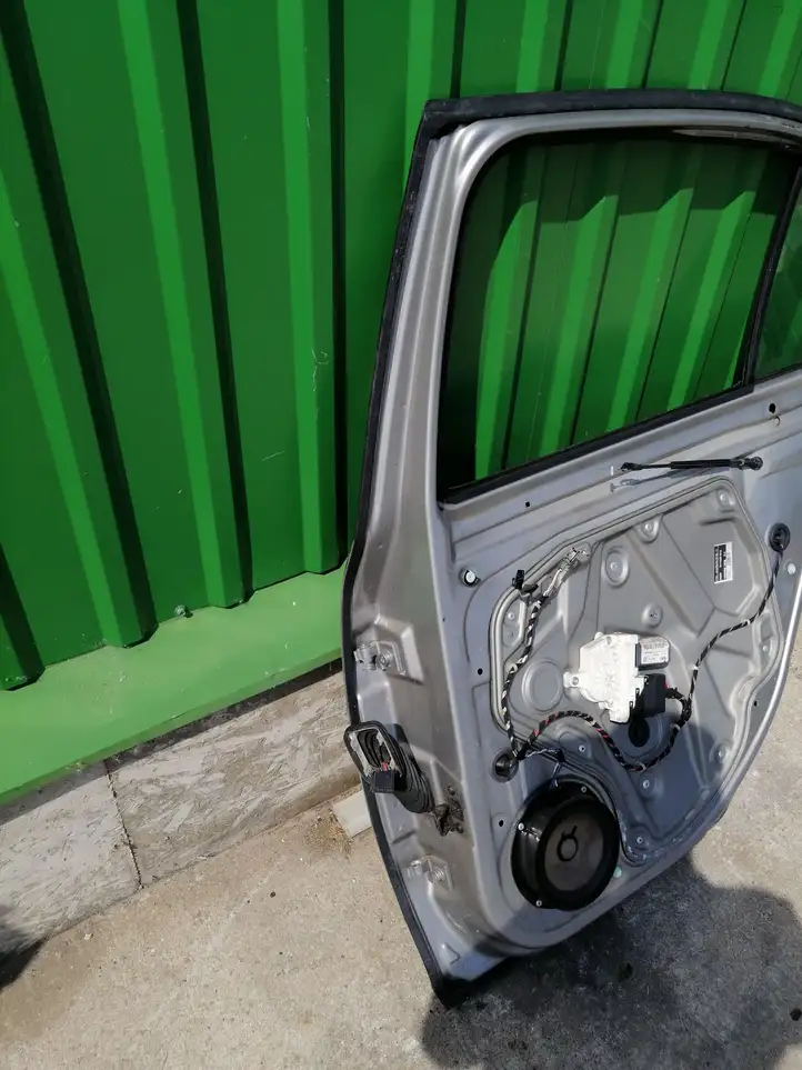 Skoda Octavia Mk2 (1Z) (2004 - 2013) Задняя дверь — фото 3