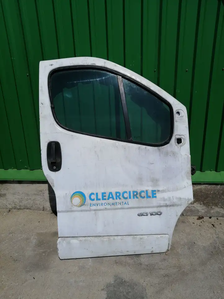 Renault Trafic II (X83) (2002 - 2014) Дверь — фото 1