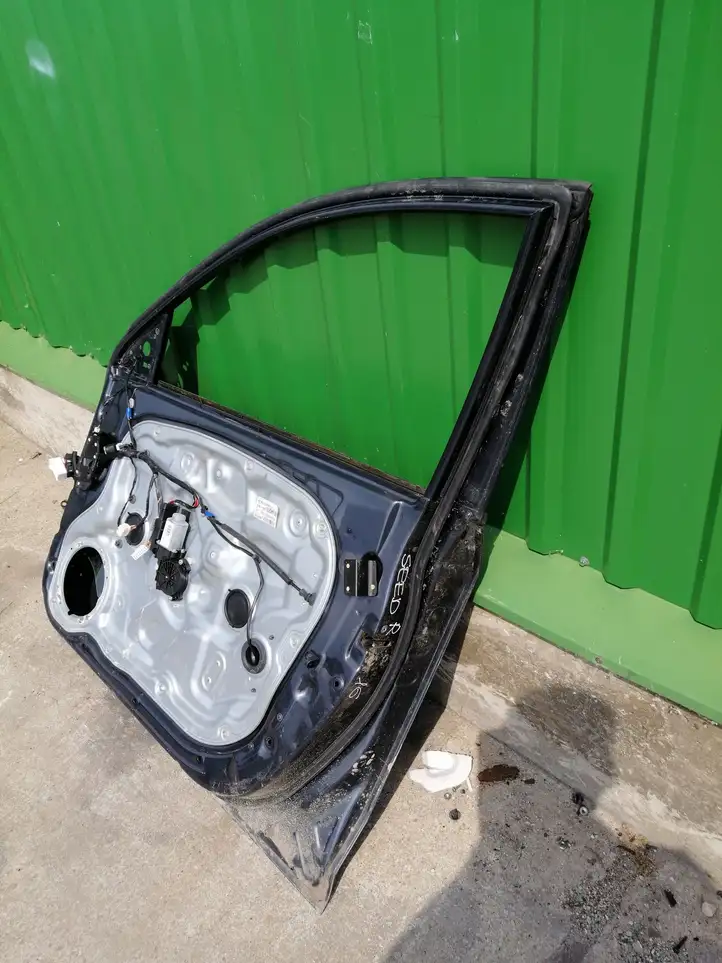 Kia Ceed (2006 - 2010) Дверь — фото 5