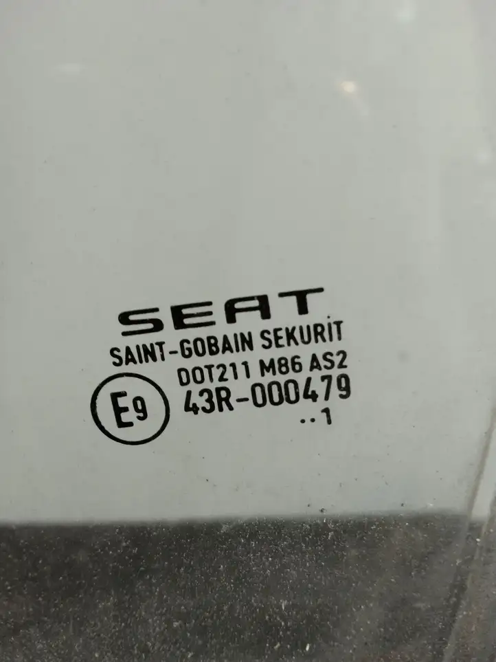 Seat Ibiza IV (6J,6P) (2008 - 2017) Стекло передней двери — фото 2