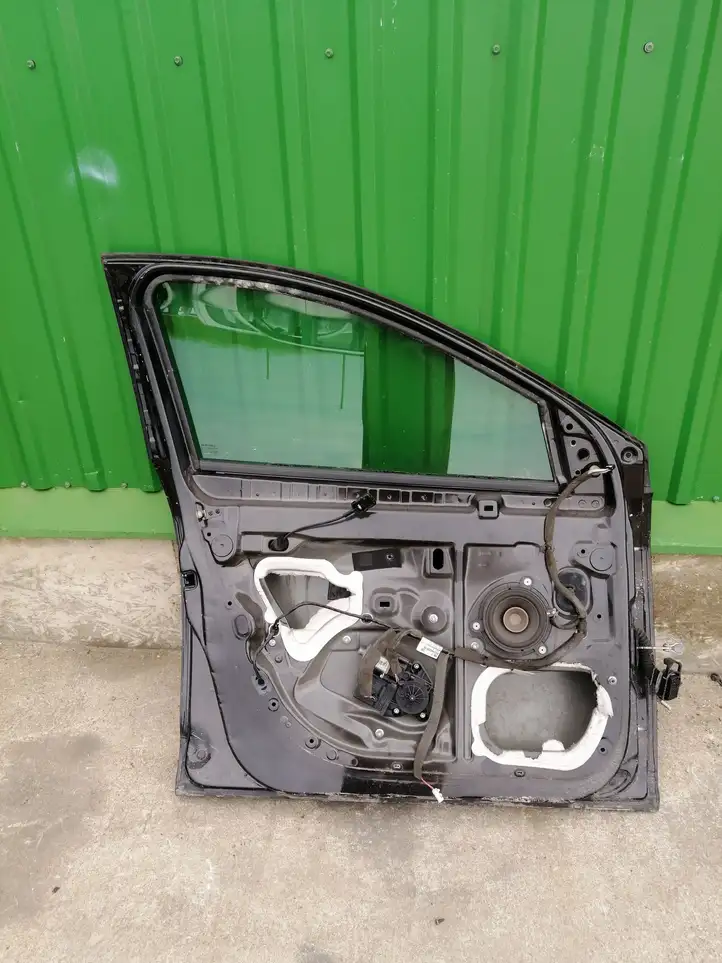 Renault Megane III (2009 - 2016) Дверь — фото 2