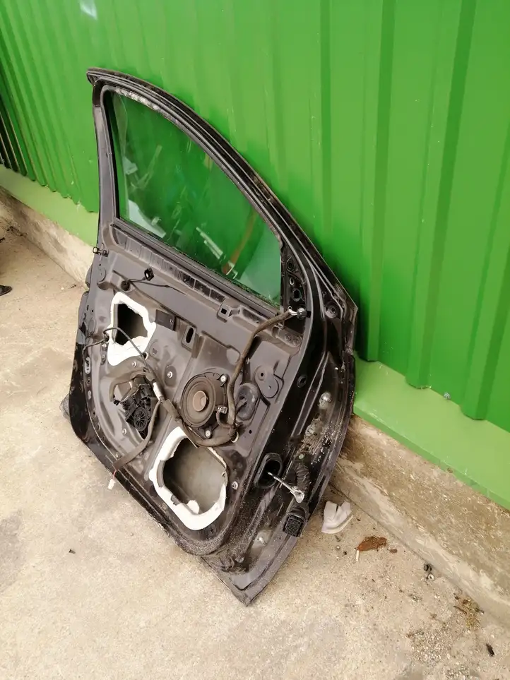 Renault Megane III (2009 - 2016) Дверь — фото 4