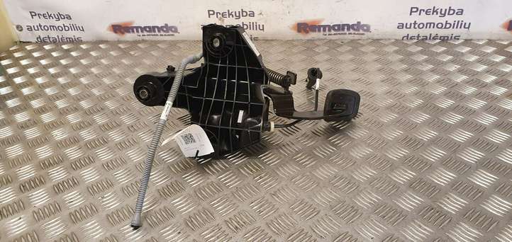 Renault Trafic III (X82) (2014 - )  465038677R Педаль сцепления