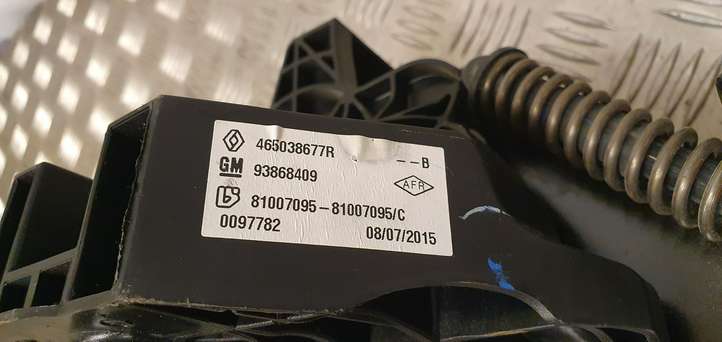 Renault Trafic III (X82) (2014 - )  465038677R Педаль сцепления
