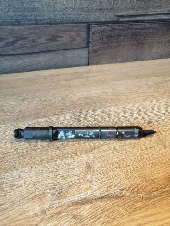 Audi A6 S6 C5 4B (1997 - 2001) Форсунка — фото 1