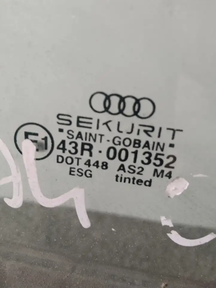 Audi A4 S4 B6 8E 8H (2000 - 2006) Стекло передней двери — фото 3