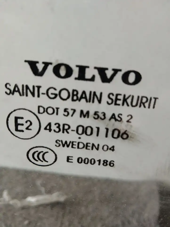 Volvo V70 (2000 - 2004) Стекло передней двери — фото 2