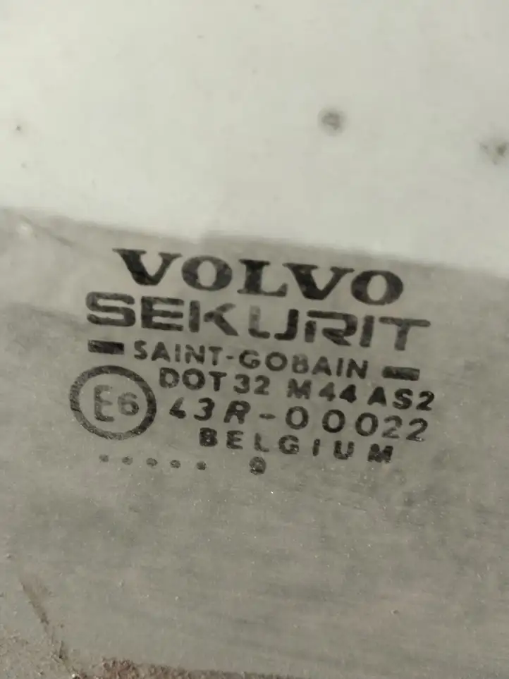 Volvo S40, V40 (2000 - 2004) Стекло передней двери — фото 3