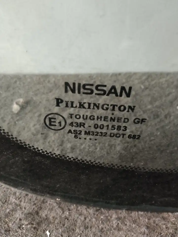 Nissan Note (E11) (2006 - 2014) Заднее боковое стекло — фото 3