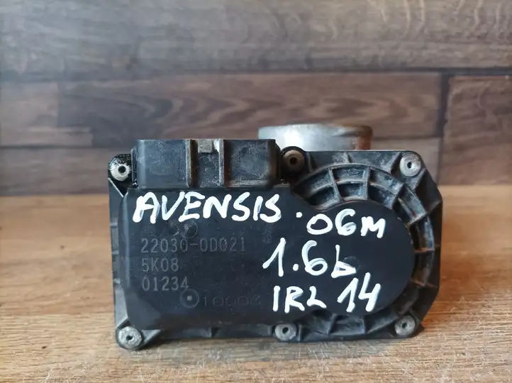 Toyota Avensis T250 (2006 - 2009) 220300D021 Дроссельная заслонка — фото 1