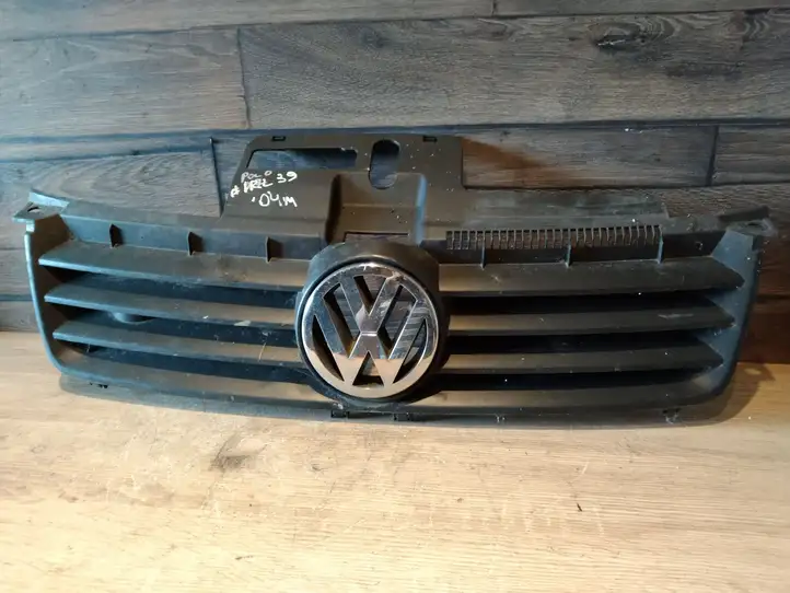 Volkswagen Polo (2001 - 2005) Верхняя решетка радиатора — фото 1