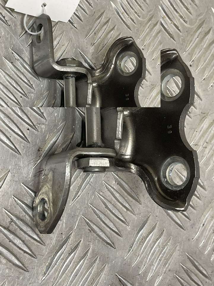 Toyota RAV 4 (XA40) (2012 - 2018)  A046694 Нижняя петля задней двери